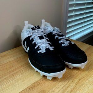 Youth boys cleats 5Y